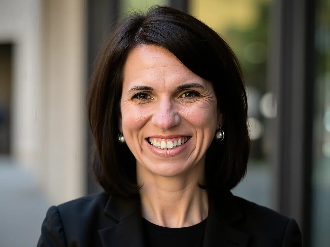 Lisa Henderson Headshot
